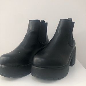Platform Chelsea Boots